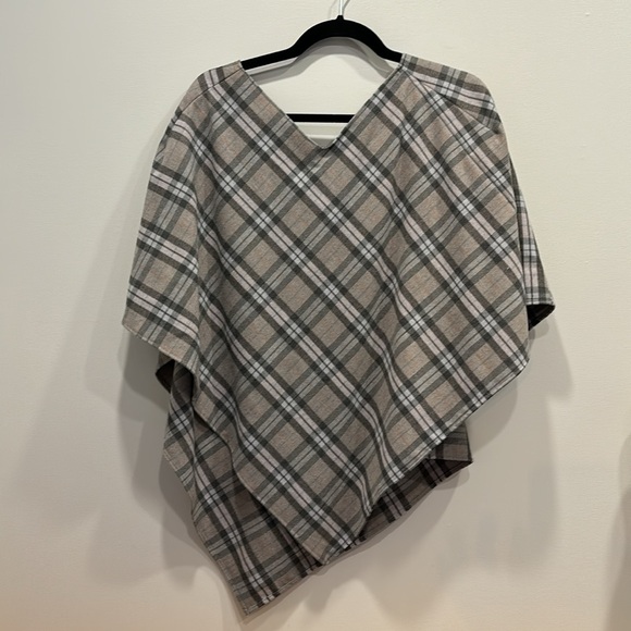Plaid poncho or cape by indie brand Marz Dezign - Picture 9 of 9